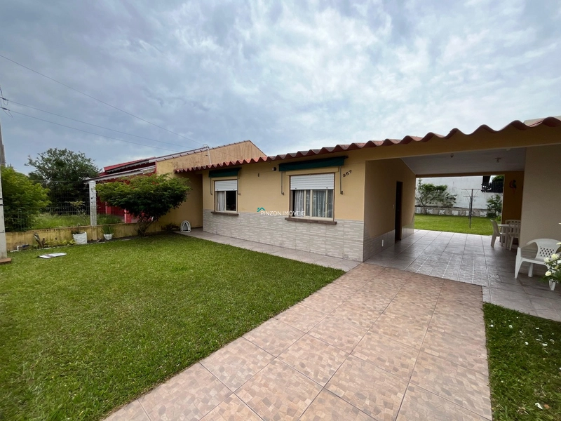 Casa em ótima localização.