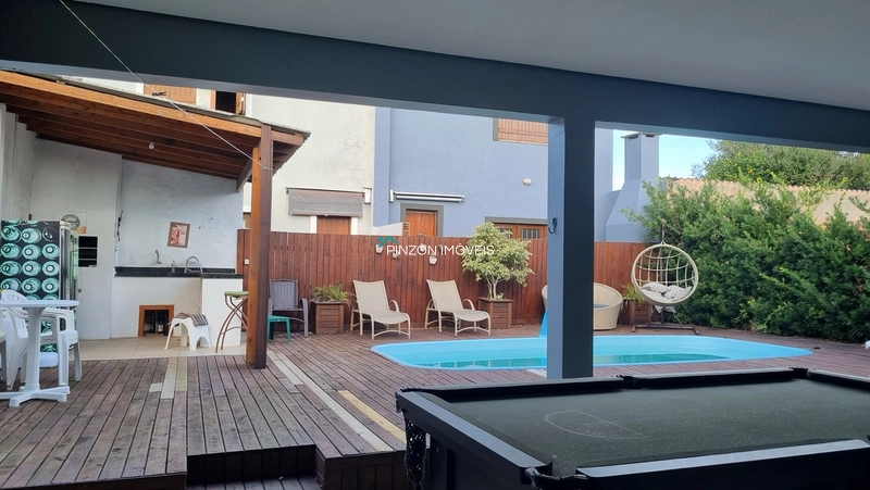 CASA COM PISCINA EM ATLÂNTIDA SUL: 8ª foto da galeria de imagens do imóvel
