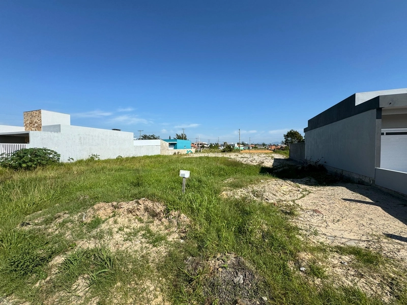 Terreno a 650m da praia em ótima localização.: 2ª foto da galeria de imagens do imóvel