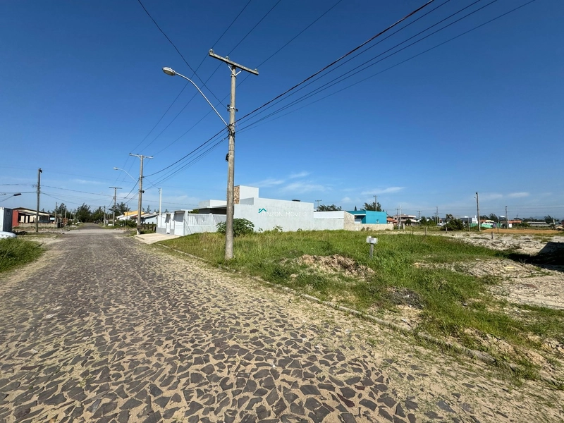 Terreno a 650m da praia em ótima localização.: 4ª foto da galeria de imagens do imóvel