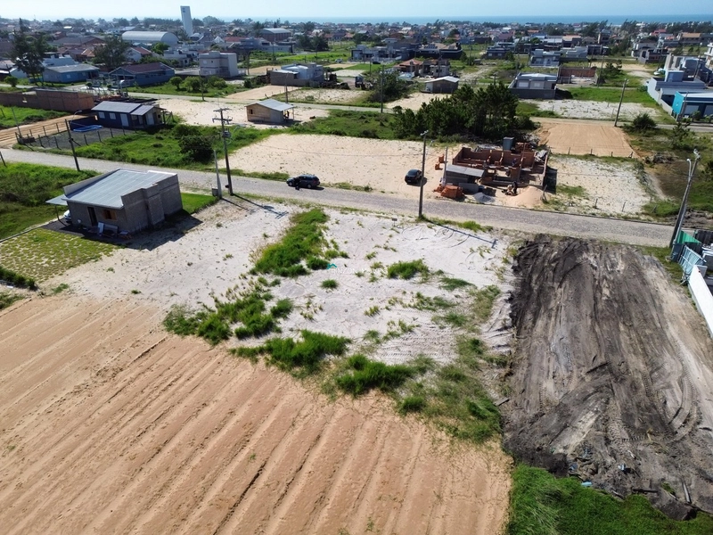 Terreno em região de moradores.: 1ª foto da galeria de imagens do imóvel
