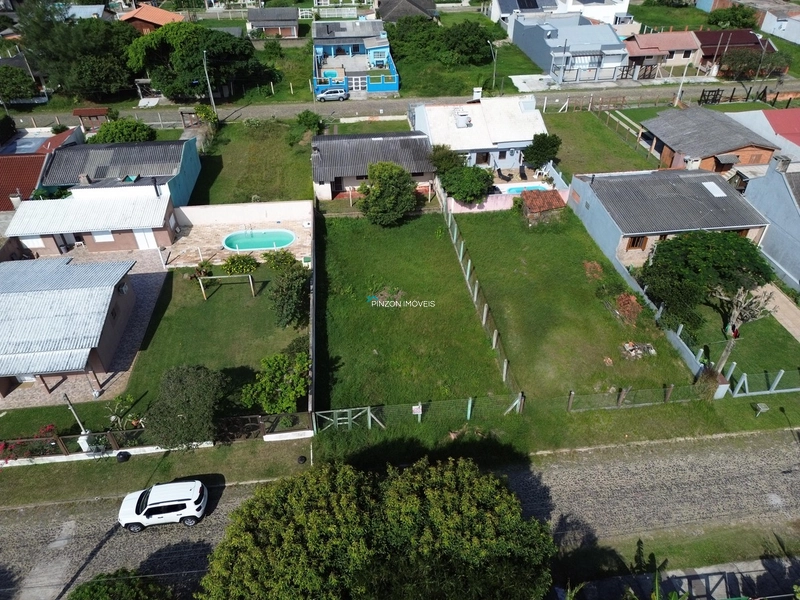 Terreno localizado em região de moradores.: 2ª foto da galeria de imagens do imóvel