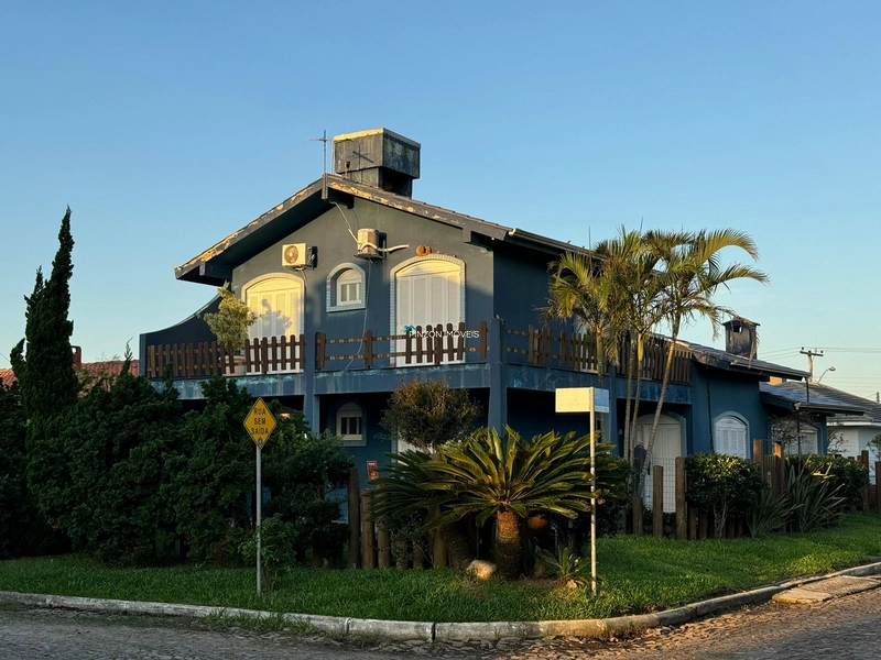 SOBRADO A 100M DA PRAIA: 1ª foto da galeria de imagens do imóvel