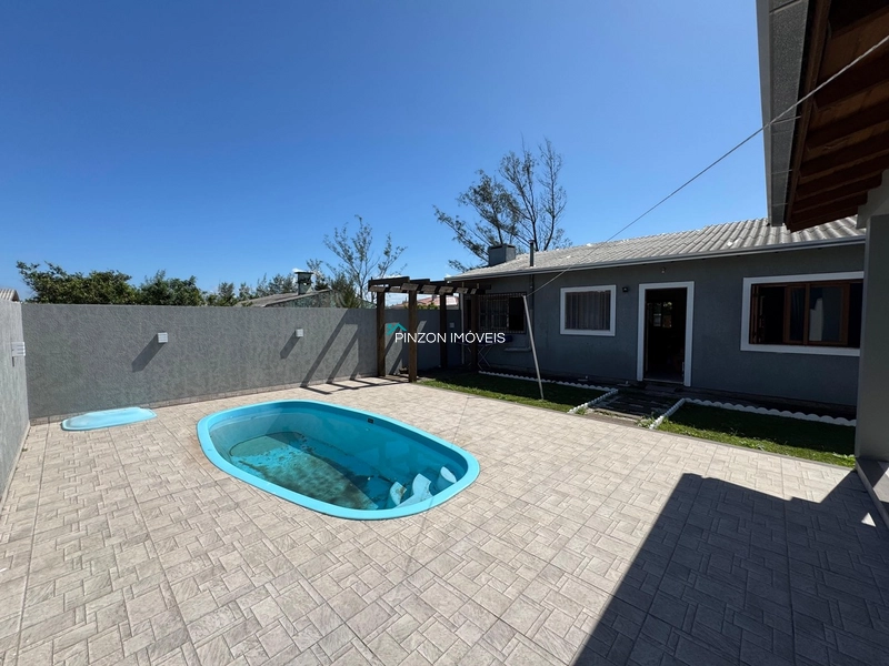 CASA COM PISCINA EM ATLÂNTIDA SUL: 4ª foto da galeria de imagens do imóvel