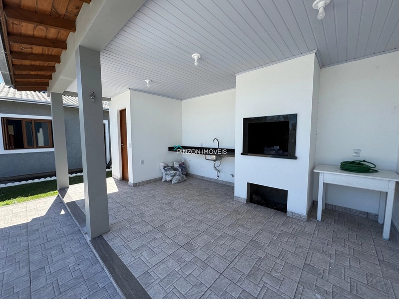 CASA COM PISCINA EM ATLÂNTIDA SUL: 8ª foto da galeria de imagens do imóvel