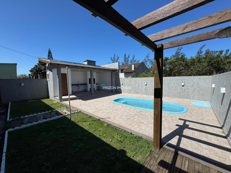 CASA COM PISCINA EM ATLÂNTIDA SUL: 6ª foto da galeria de imagens do imóvel