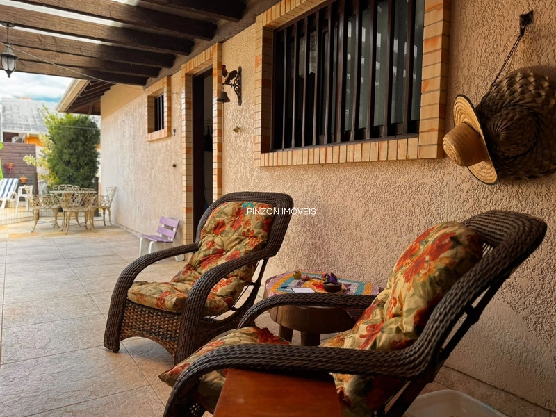 CASA COM DOIS TERRENOS E PISCINA A 50M DA PRAIA: 11ª foto da galeria de imagens do imóvel