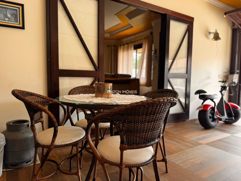 CASA COM DOIS TERRENOS E PISCINA A 50M DA PRAIA: 6ª foto da galeria de imagens do imóvel