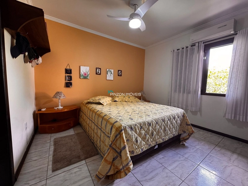 CASA COM DOIS TERRENOS E PISCINA A 50M DA PRAIA: 26ª foto da galeria de imagens do imóvel
