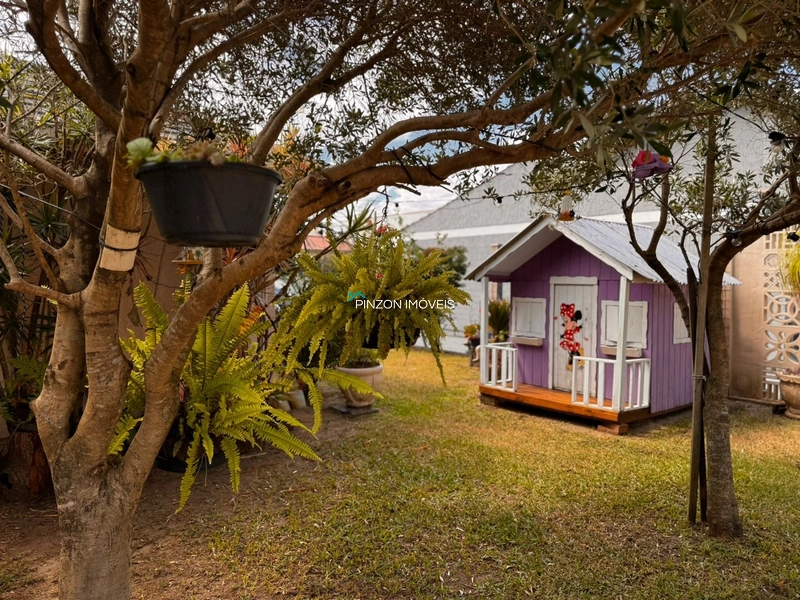 CASA COM DOIS TERRENOS E PISCINA A 50M DA PRAIA: 5ª foto da galeria de imagens do imóvel