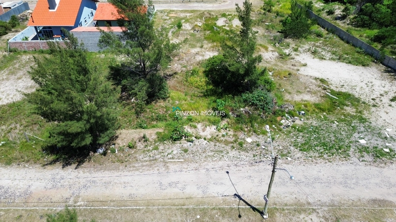 TERRENO A 500 METROS DA PRAIA: 1ª foto da galeria de imagens do imóvel