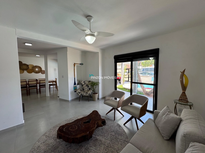 CASA COM PISCINA PRÓXIMA AO CENTRO DE ATLÂNTIDA SUL: 8ª foto da galeria de imagens do imóvel