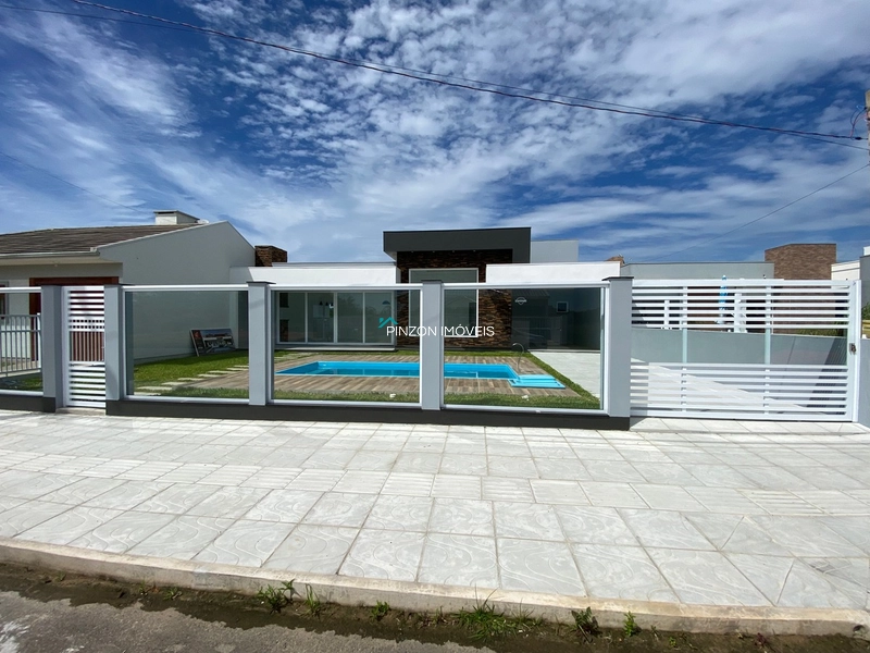 CASA COM PISCINA EM ARROIO DO SAL: 3ª foto da galeria de imagens do imóvel