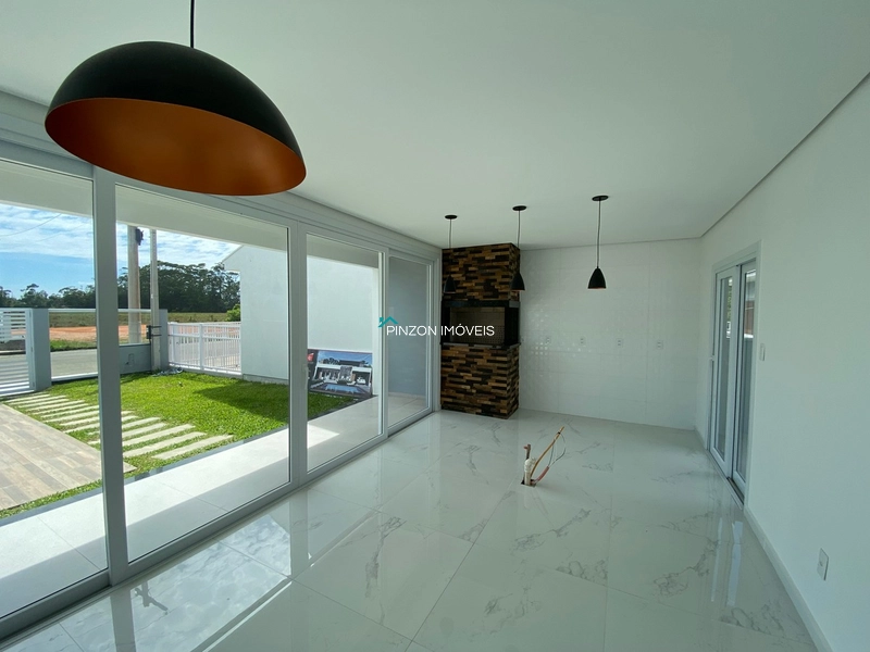 CASA COM PISCINA EM ARROIO DO SAL: 6ª foto da galeria de imagens do imóvel