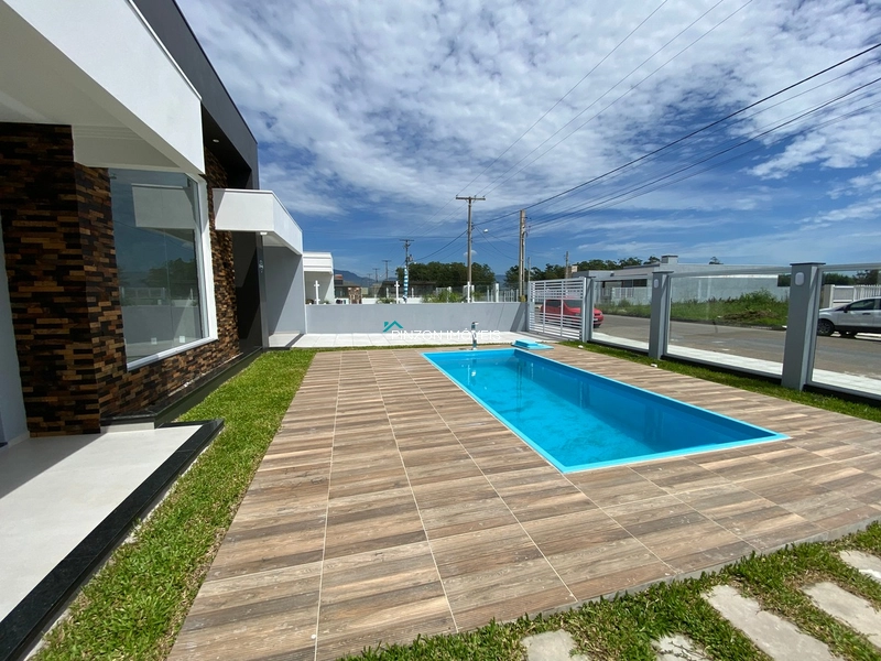 CASA COM PISCINA EM ARROIO DO SAL: 4ª foto da galeria de imagens do imóvel