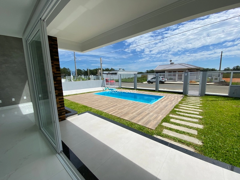 CASA COM PISCINA EM ARROIO DO SAL: 8ª foto da galeria de imagens do imóvel