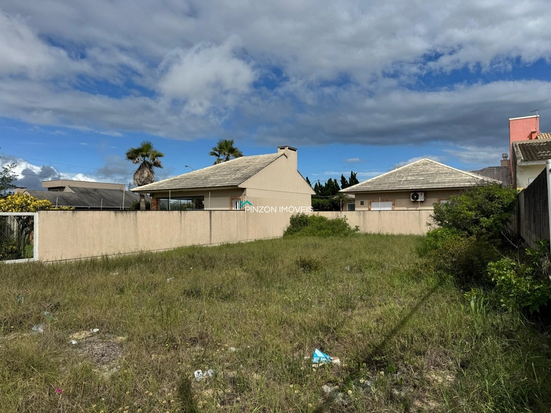 TERRENO NA BEIRA MAR DE ATLÂNTIDA SUL: 1ª foto da galeria de imagens do imóvel