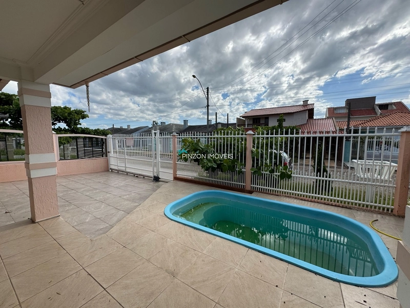 CASA COM PISCINA A 150M DO MAR: 3ª foto da galeria de imagens do imóvel