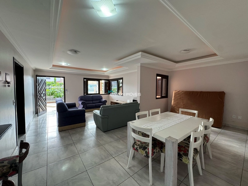 CASA COM PISCINA A 150M DO MAR: 6ª foto da galeria de imagens do imóvel