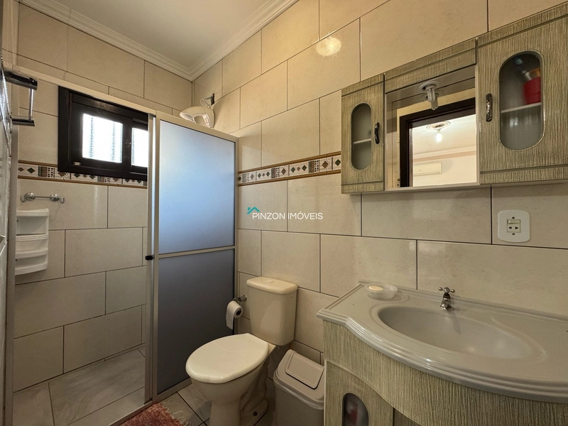 CASA COM PISCINA A 150M DO MAR: 16ª foto da galeria de imagens do imóvel