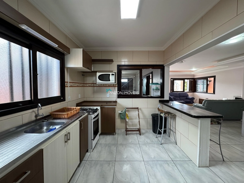 CASA COM PISCINA A 150M DO MAR: 11ª foto da galeria de imagens do imóvel