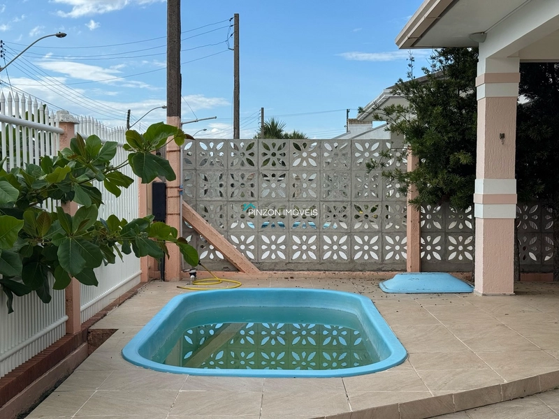 CASA COM PISCINA A 150M DO MAR: 4ª foto da galeria de imagens do imóvel