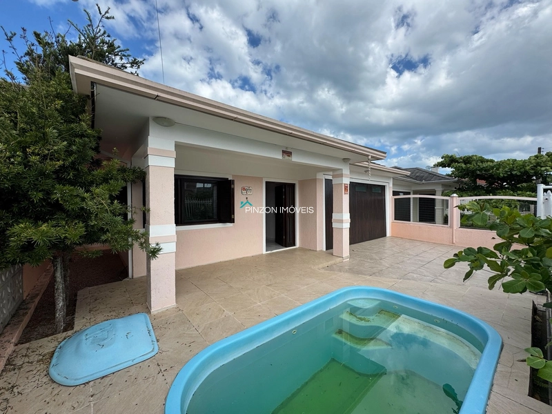 CASA COM PISCINA A 150M DO MAR: 1ª foto da galeria de imagens do imóvel