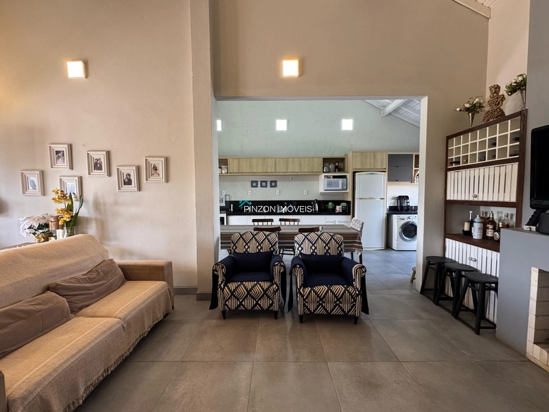 CASA COM PISCINA EM MARIÁPOLIS: 8ª foto da galeria de imagens do imóvel