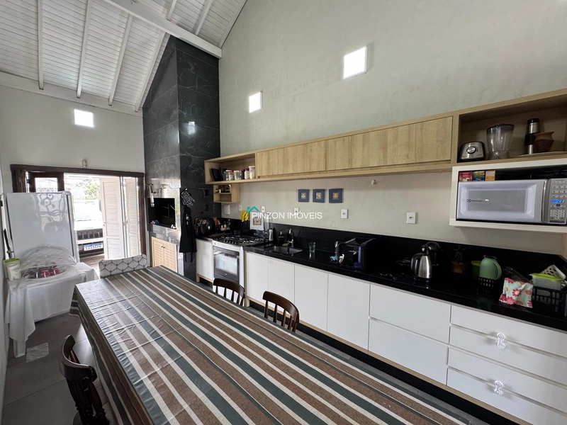 CASA COM PISCINA EM MARIÁPOLIS: 9ª foto da galeria de imagens do imóvel