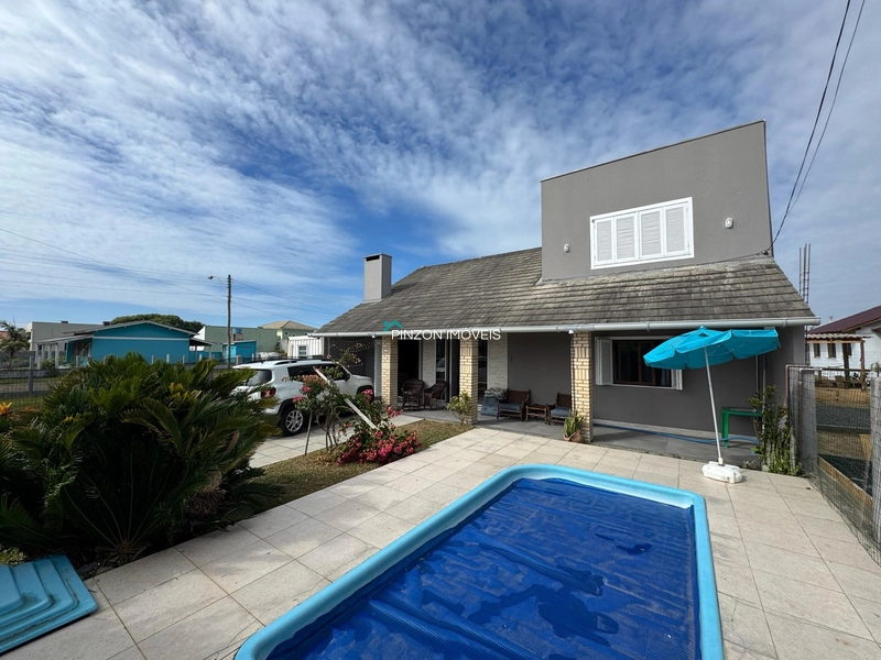 CASA COM PISCINA EM MARIÁPOLIS: 1ª foto da galeria de imagens do imóvel