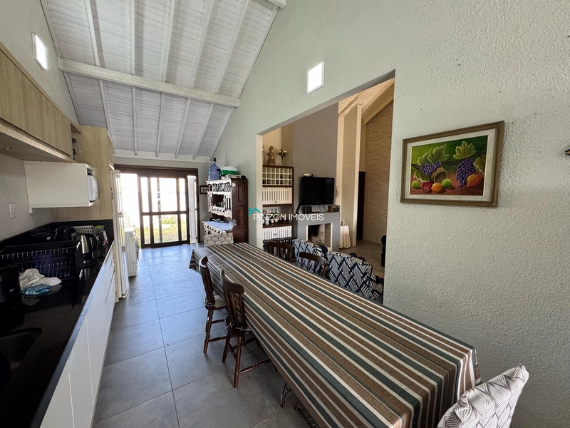 CASA COM PISCINA EM MARIÁPOLIS: 11ª foto da galeria de imagens do imóvel