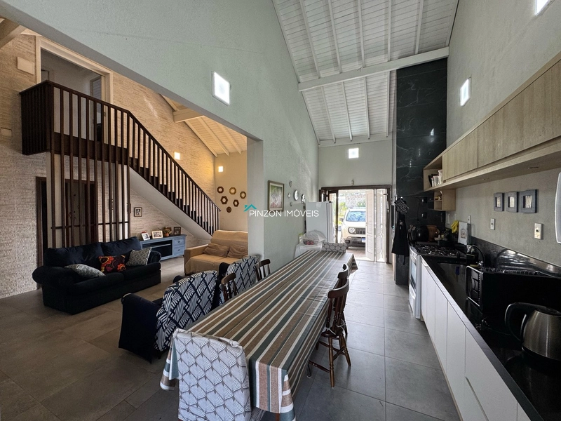 CASA COM PISCINA EM MARIÁPOLIS: 10ª foto da galeria de imagens do imóvel
