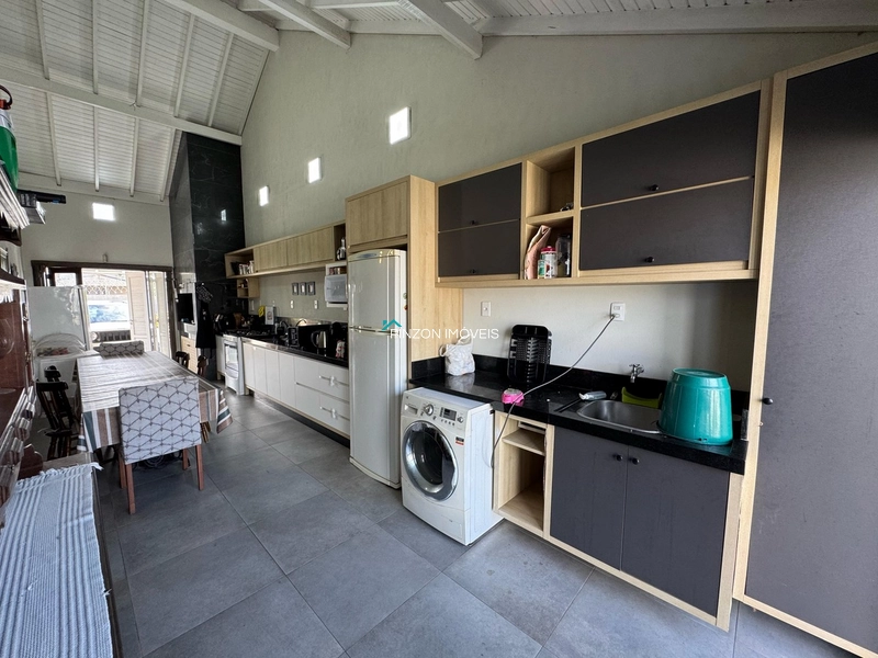 CASA COM PISCINA EM MARIÁPOLIS: 12ª foto da galeria de imagens do imóvel
