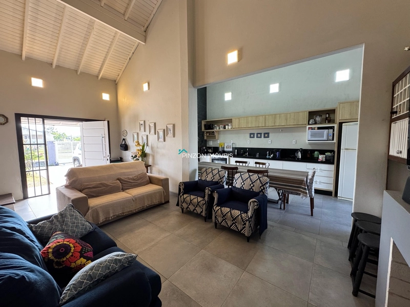 CASA COM PISCINA EM MARIÁPOLIS: 18ª foto da galeria de imagens do imóvel