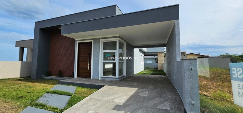 CASA A 60 METROS DA PRAIA: 1ª foto da galeria de imagens do imóvel