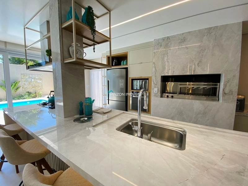CASA DE ALTO PADRÃO EM ARROIO DO SAL: 11ª foto da galeria de imagens do imóvel