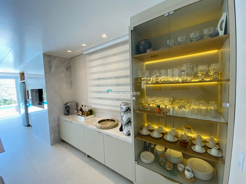 CASA DE ALTO PADRÃO EM ARROIO DO SAL: 12ª foto da galeria de imagens do imóvel