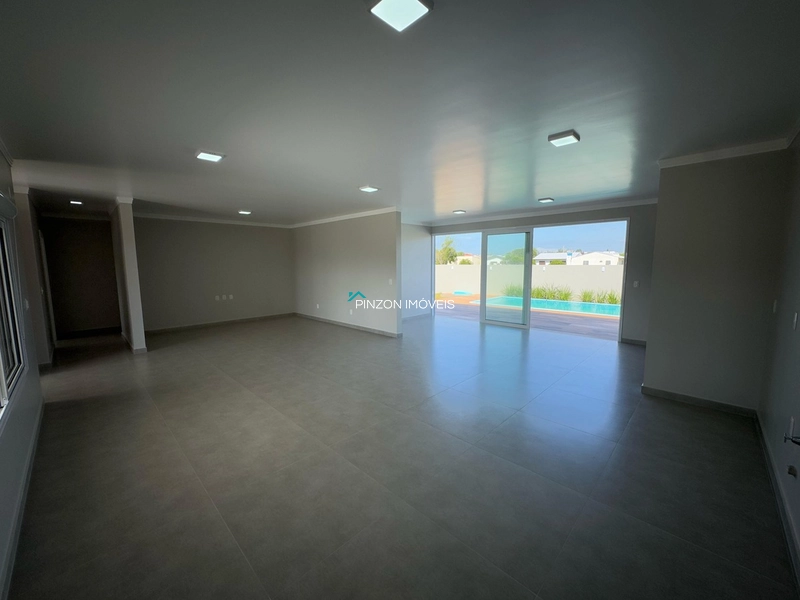 CASA DE ALTO PADRÃO EM ARROIO DO SAL: 6ª foto da galeria de imagens do imóvel