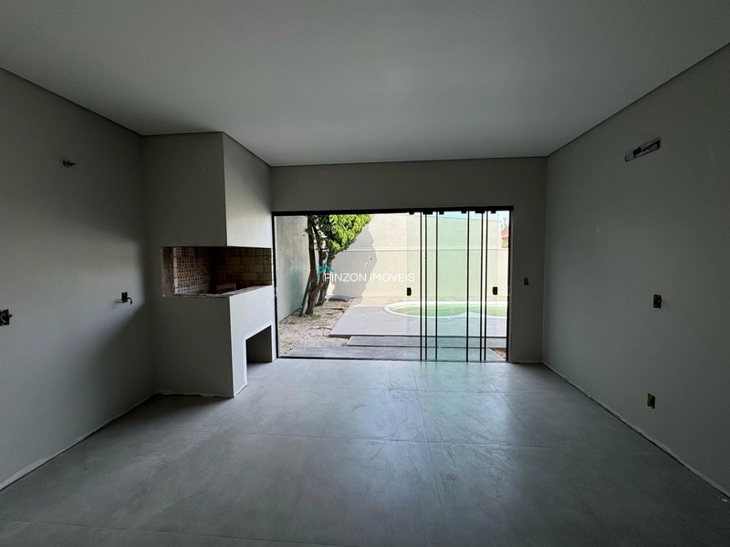 CASA COM PISCINA A 400 METROS DA PRAIA: 12ª foto da galeria de imagens do imóvel