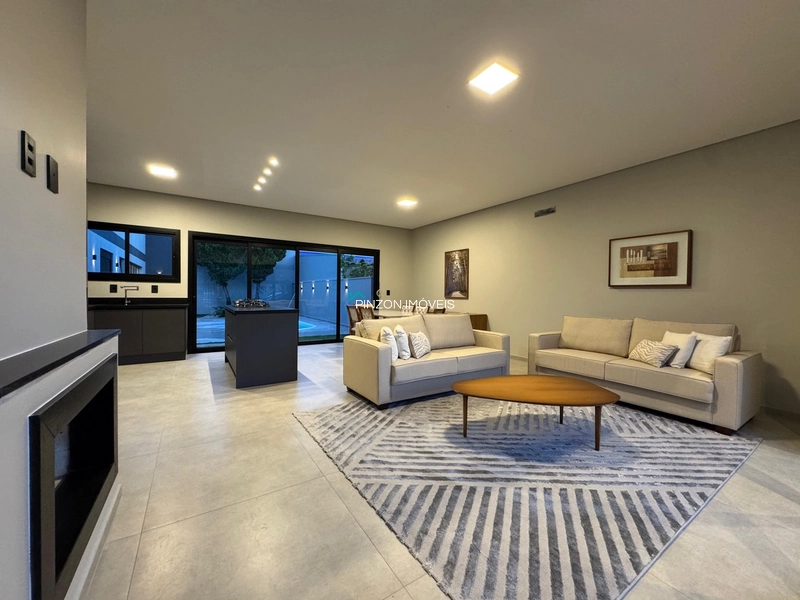 CASA COM PISCINA PRÓXIMA DA PRAIA: 4ª foto da galeria de imagens do imóvel