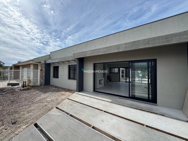 CASA COM PISCINA A 400 METROS DA PRAIA: 7ª foto da galeria de imagens do imóvel