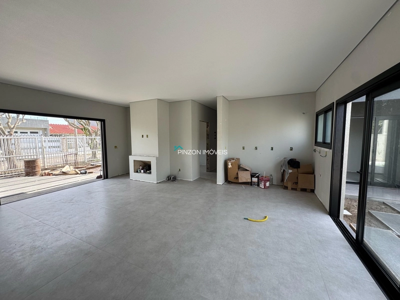 CASA COM PISCINA A 400 METROS DA PRAIA: 8ª foto da galeria de imagens do imóvel