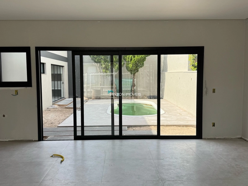 CASA COM PISCINA A 400 METROS DA PRAIA: 11ª foto da galeria de imagens do imóvel