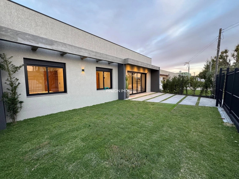 CASA COM PISCINA PRÓXIMA DA PRAIA: 3ª foto da galeria de imagens do imóvel