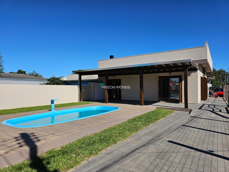 CASA COM PISCINA EM ARROIO DO SAL: 5ª foto da galeria de imagens do imóvel