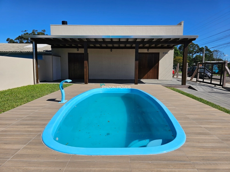 CASA COM PISCINA EM ARROIO DO SAL: 4ª foto da galeria de imagens do imóvel