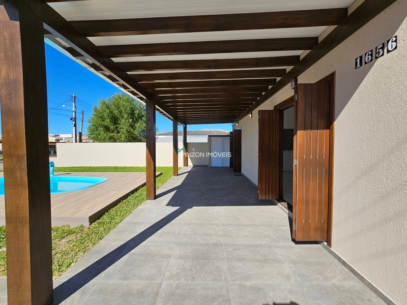 CASA COM PISCINA EM ARROIO DO SAL: 7ª foto da galeria de imagens do imóvel