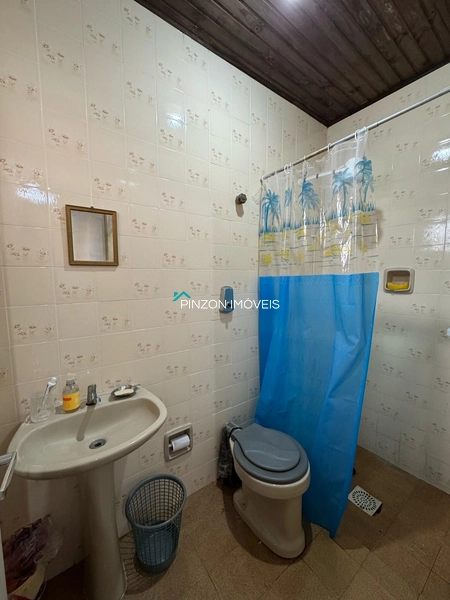 CASA NA AVENIDA SAQUAREMA A 250 METROS DA PRAIA: 13ª foto da galeria de imagens do imóvel