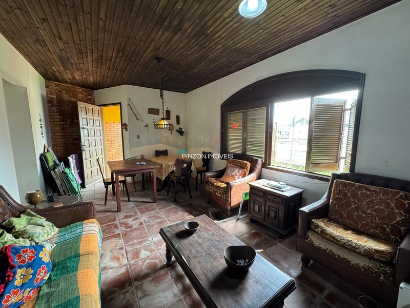 CASA NA AVENIDA SAQUAREMA A 250 METROS DA PRAIA: 6ª foto da galeria de imagens do imóvel