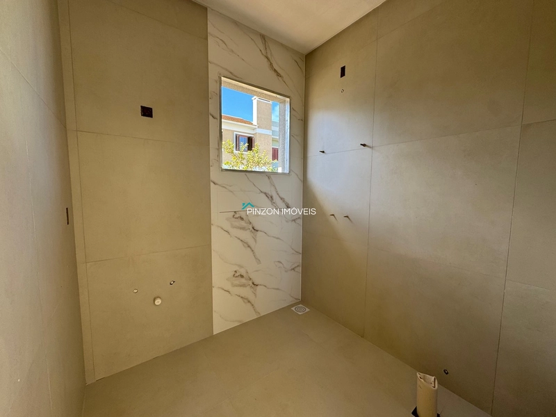 CASA EM CONSTRUÇÃO NA AVENIDA: 10ª foto da galeria de imagens do imóvel